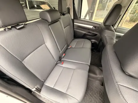 TOYOTA Hilux Caminhonete 2.8 16V SRX PLUS 4X4 TURBO DIESEL CABINE DUPLA AUTOM�TICO, Foto 18