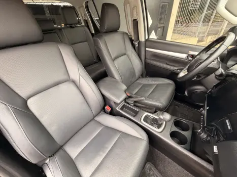 TOYOTA Hilux Caminhonete 2.8 16V SRX PLUS 4X4 TURBO DIESEL CABINE DUPLA AUTOM�TICO, Foto 19
