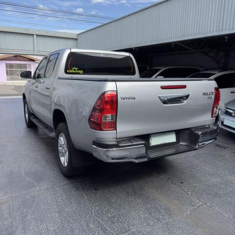 TOYOTA Hilux Caminhonete 2.7 16V 4P SRV CABINE DUPLA, Foto 6