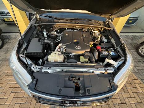 TOYOTA Hilux Caminhonete 2.8 16V SRV 4X4 DIESEL CABINE DUPLA AUTOM�TICO, Foto 14