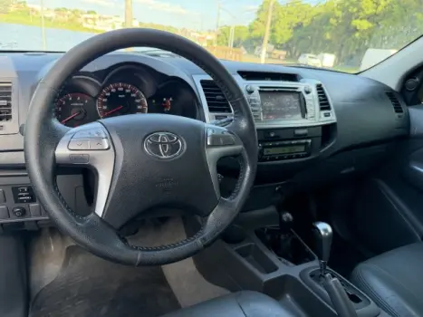 TOYOTA Hilux Caminhonete 3.0 4P 4X4 SRV TURBO DIESEL CABINE DUPLA, Foto 12