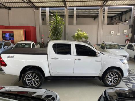TOYOTA Hilux Caminhonete 2.8 16V SRV 4X4 DIESEL CABINE DUPLA AUTOM�TICO, Foto 4