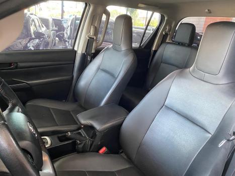 TOYOTA Hilux Caminhonete 2.8 16V SRV 4X4 DIESEL CABINE DUPLA AUTOM�TICO, Foto 14
