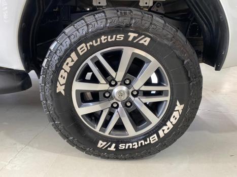 TOYOTA Hilux Caminhonete 2.8 16V SRV 4X4 DIESEL CABINE DUPLA AUTOM�TICO, Foto 19