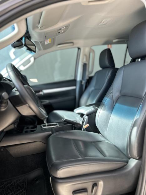TOYOTA Hilux Caminhonete 2.8 16V SRX 4X4 TURBO DIESEL CABINE DUPLA AUTOM�TICO, Foto 9