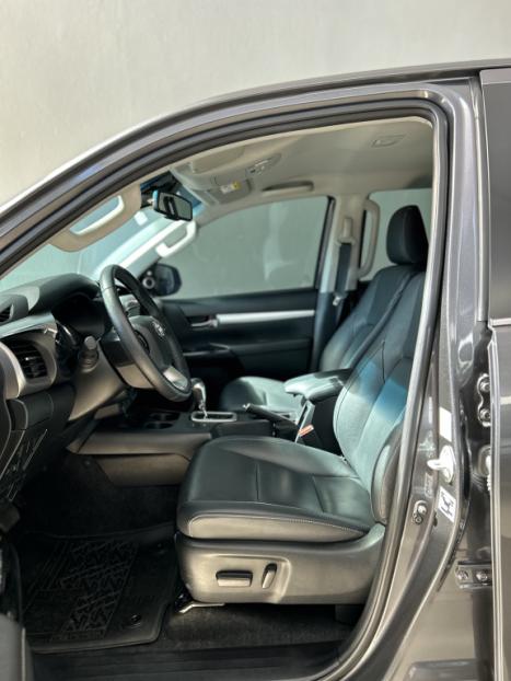 TOYOTA Hilux Caminhonete 2.8 16V SRX 4X4 TURBO DIESEL CABINE DUPLA AUTOM�TICO, Foto 10
