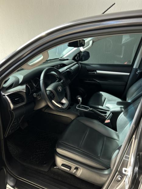 TOYOTA Hilux Caminhonete 2.8 16V SRX 4X4 TURBO DIESEL CABINE DUPLA AUTOM�TICO, Foto 8