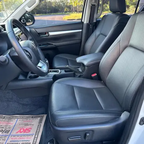 TOYOTA Hilux Caminhonete 2.8 16V SRX 4X4 TURBO DIESEL CABINE DUPLA AUTOM�TICO, Foto 12