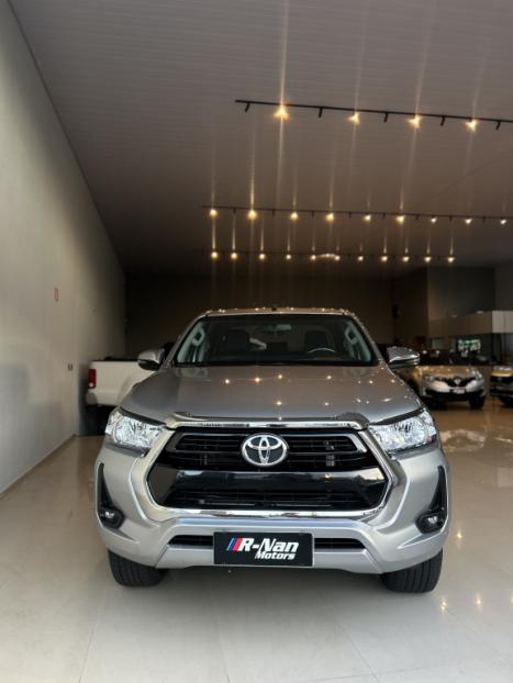 TOYOTA Hilux Caminhonete 2.7 16V 4P SRV FLEX 4X4  CABINE DUPLA AUTOM�TICO, Foto 2