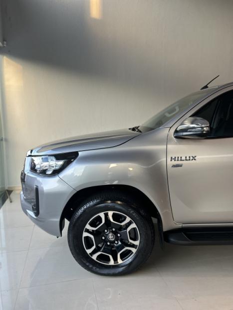 TOYOTA Hilux Caminhonete 2.7 16V 4P SRV FLEX 4X4  CABINE DUPLA AUTOM�TICO, Foto 4
