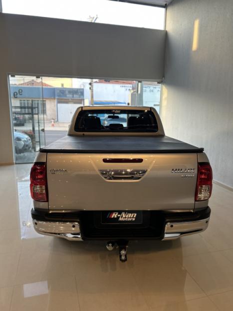 TOYOTA Hilux Caminhonete 2.7 16V 4P SRV FLEX 4X4  CABINE DUPLA AUTOM�TICO, Foto 5