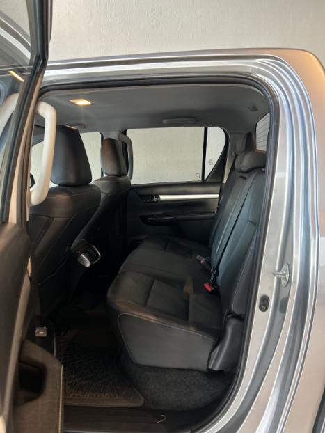 TOYOTA Hilux Caminhonete 2.7 16V 4P SRV FLEX 4X4  CABINE DUPLA AUTOM�TICO, Foto 7