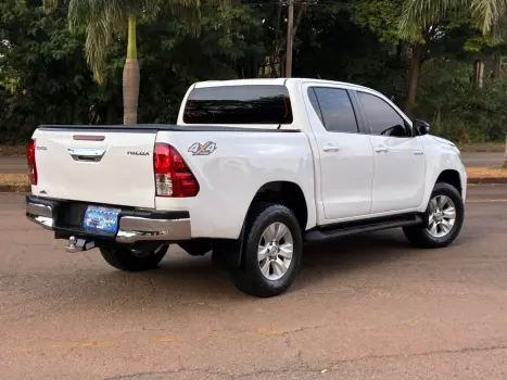 TOYOTA Hilux Caminhonete 2.8 16V 4P SR 4X4 DIESEL CABINE DUPLA AUTOM�TICO, Foto 3