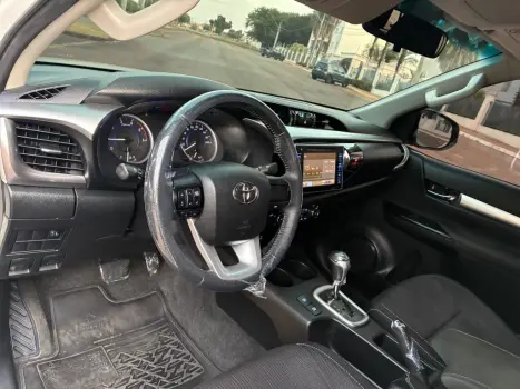 TOYOTA Hilux Caminhonete 2.8 16V 4P SR 4X4 DIESEL CABINE DUPLA AUTOM�TICO, Foto 11