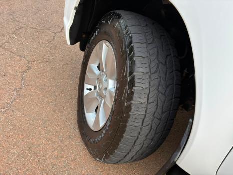 TOYOTA Hilux Caminhonete 2.8 16V 4P SR 4X4 DIESEL CABINE DUPLA AUTOM�TICO, Foto 7