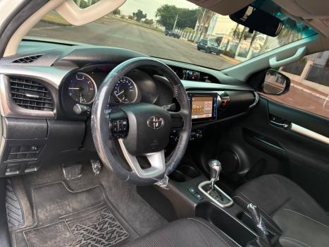 TOYOTA Hilux Caminhonete 2.8 16V 4P SR 4X4 DIESEL CABINE DUPLA AUTOM�TICO, Foto 9