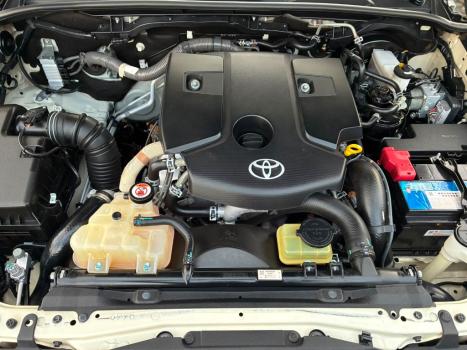 TOYOTA Hilux Caminhonete 2.8 16V 4P SR 4X4 DIESEL CABINE DUPLA AUTOM�TICO, Foto 11