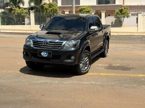 TOYOTA Hilux Caminhonete 3.0 4P 4X4 SRV TURBO DIESEL CABINE DUPLA AUTOM�TICO, Foto 2