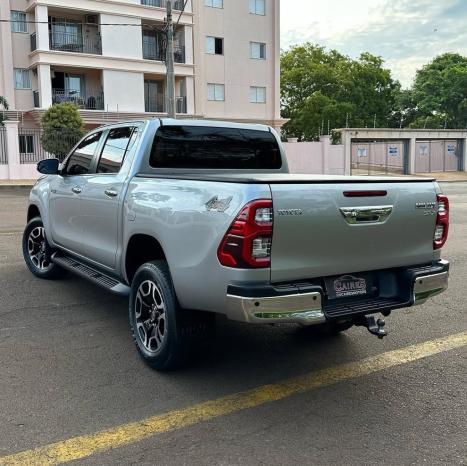 TOYOTA Hilux Caminhonete 2.8 16V SRX 4X4 TURBO DIESEL CABINE DUPLA AUTOM�TICO, Foto 3