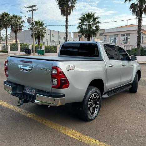 TOYOTA Hilux Caminhonete 2.8 16V SRX 4X4 TURBO DIESEL CABINE DUPLA AUTOM�TICO, Foto 4