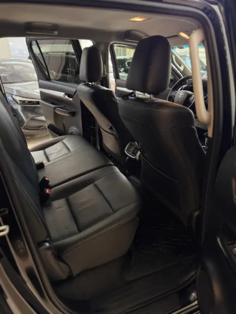 TOYOTA Hilux Caminhonete 2.7 16V 4P SRV FLEX CABINE DUPLA AUTOM�TICO, Foto 10