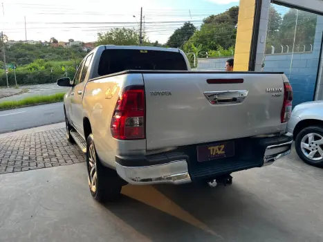 TOYOTA Hilux Caminhonete 2.8 16V SRV 4X4 DIESEL CABINE DUPLA AUTOM�TICO, Foto 5