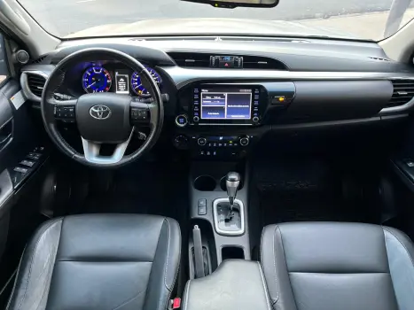 TOYOTA Hilux Caminhonete 2.8 16V SRV 4X4 DIESEL CABINE DUPLA AUTOM�TICO, Foto 13