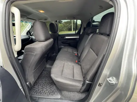 TOYOTA Hilux Caminhonete 2.7 16V 4P SR FLEX CABINE DUPLA AUTOM�TICO, Foto 9