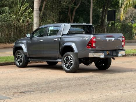 TOYOTA Hilux Caminhonete 2.8 16V SRX PLUS 4X4 TURBO DIESEL CABINE DUPLA AUTOM�TICO, Foto 5