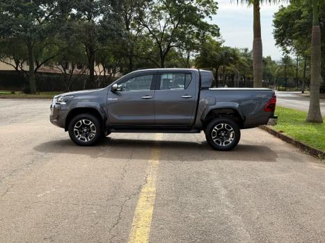 TOYOTA Hilux Caminhonete 2.8 16V SRX PLUS 4X4 TURBO DIESEL CABINE DUPLA AUTOM�TICO, Foto 6