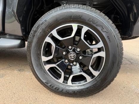 TOYOTA Hilux Caminhonete 2.8 16V SRX PLUS 4X4 TURBO DIESEL CABINE DUPLA AUTOM�TICO, Foto 20