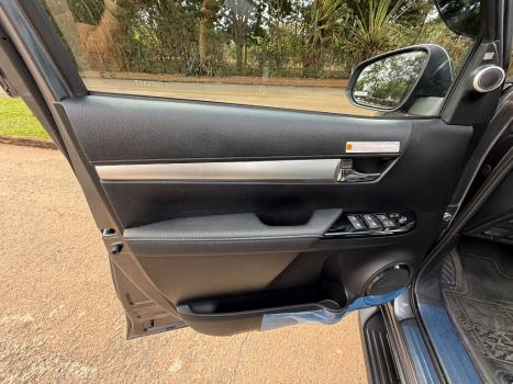 TOYOTA Hilux Caminhonete 2.8 16V SRX PLUS 4X4 TURBO DIESEL CABINE DUPLA AUTOM�TICO, Foto 22