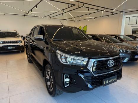 TOYOTA Hilux Caminhonete 2.8 16V SRX CONQUEST 4X4 TURBO DIESEL CABINE DUPLA AUTOM�TICO, Foto 2