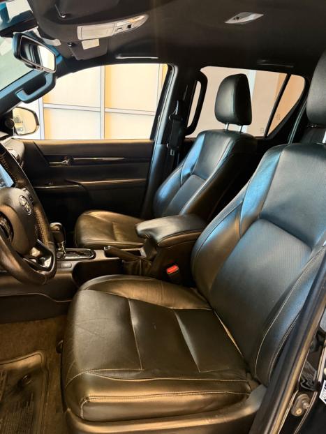 TOYOTA Hilux Caminhonete 2.8 16V SRX CONQUEST 4X4 TURBO DIESEL CABINE DUPLA AUTOM�TICO, Foto 5