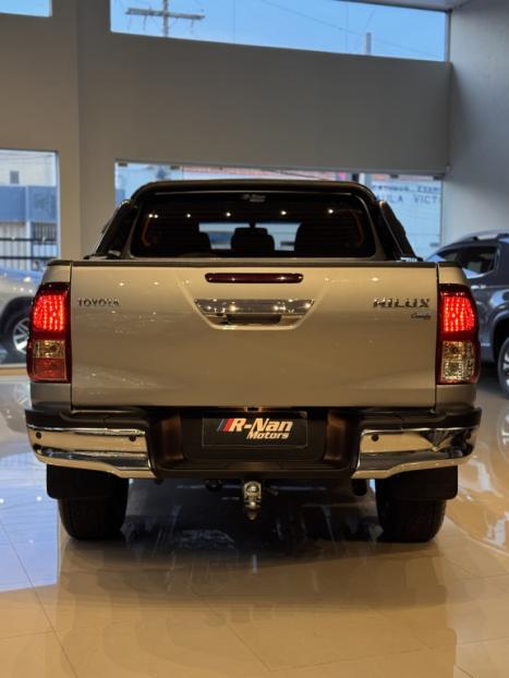 TOYOTA Hilux Caminhonete 2.8 16V 4P SR 4X4 DIESEL CABINE DUPLA AUTOM�TICO, Foto 6