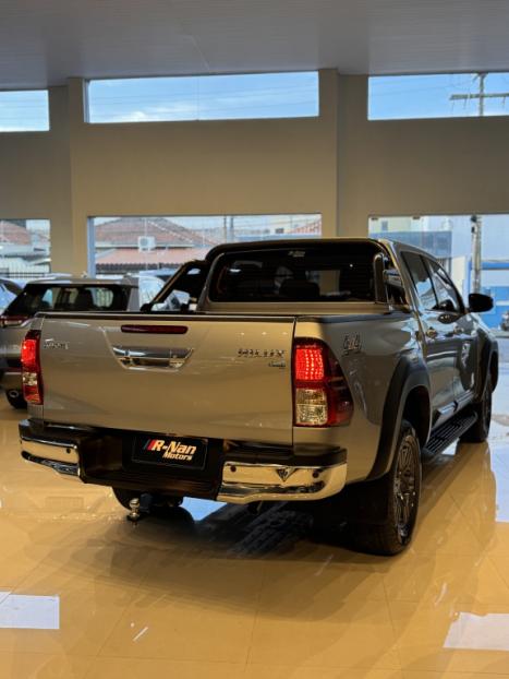 TOYOTA Hilux Caminhonete 2.8 16V 4P SR 4X4 DIESEL CABINE DUPLA AUTOM�TICO, Foto 9
