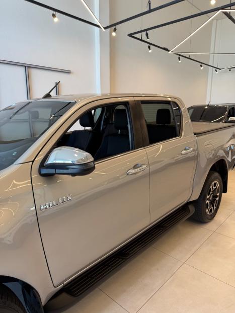 TOYOTA Hilux Caminhonete 2.8 16V SRX 4X4 TURBO DIESEL CABINE DUPLA AUTOM�TICO, Foto 18