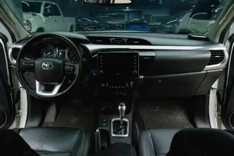 TOYOTA Hilux Caminhonete 2.8 16V SRX 4X4 DIESEL CABINE DUPLA AUTOM�TICO, Foto 13