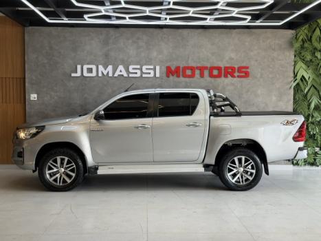 TOYOTA Hilux Caminhonete 2.8 16V SRV 4X4 DIESEL CABINE DUPLA AUTOM�TICO, Foto 4