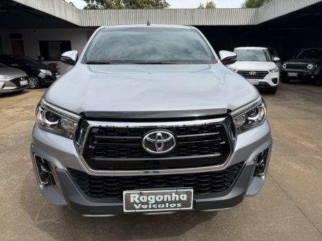TOYOTA Hilux Caminhonete 2.8 16V SRX 50 ANOS 4X4 TURBO DIESEL CABINE DUPLA AUTOM�TICO, Foto 2