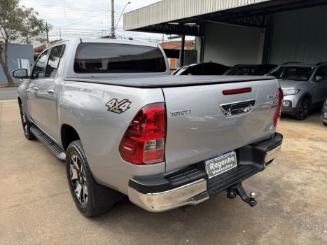 TOYOTA Hilux Caminhonete 2.8 16V SRX 50 ANOS 4X4 TURBO DIESEL CABINE DUPLA AUTOM�TICO, Foto 4