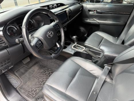 TOYOTA Hilux Caminhonete 2.8 16V SRX 50 ANOS 4X4 TURBO DIESEL CABINE DUPLA AUTOM�TICO, Foto 9