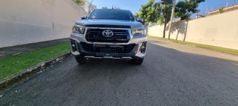 TOYOTA Hilux Caminhonete 2.8 16V SRX 50 ANOS 4X4 TURBO DIESEL CABINE DUPLA AUTOM�TICO, Foto 3