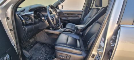TOYOTA Hilux Caminhonete 2.8 16V SRX 50 ANOS 4X4 TURBO DIESEL CABINE DUPLA AUTOM�TICO, Foto 9