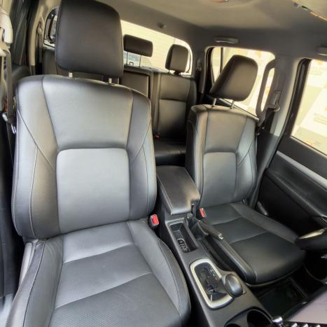 TOYOTA Hilux Caminhonete 2.8 16V SRX 4X4 TURBO DIESEL CABINE DUPLA AUTOM�TICO, Foto 13