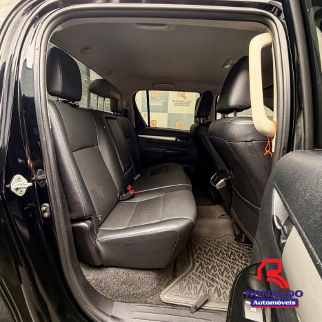 TOYOTA Hilux Caminhonete 2.8 16V SRX 4X4 TURBO DIESEL CABINE DUPLA AUTOMÁTICO, Foto 9