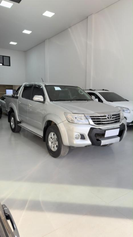 TOYOTA Hilux Caminhonete 2.7 16V 4P SRV FLEX 4X4  CABINE DUPLA AUTOM�TICO, Foto 2