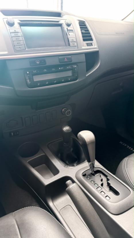 TOYOTA Hilux Caminhonete 2.7 16V 4P SRV FLEX 4X4  CABINE DUPLA AUTOM�TICO, Foto 12