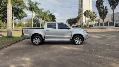 TOYOTA Hilux Caminhonete 3.0 4P 4X4 SRV TURBO DIESEL CABINE DUPLA AUTOM�TICO, Foto 6