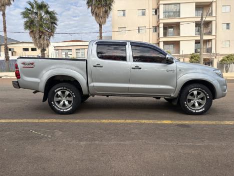 TOYOTA Hilux Caminhonete 3.0 4P 4X4 SRV TURBO DIESEL CABINE DUPLA, Foto 3